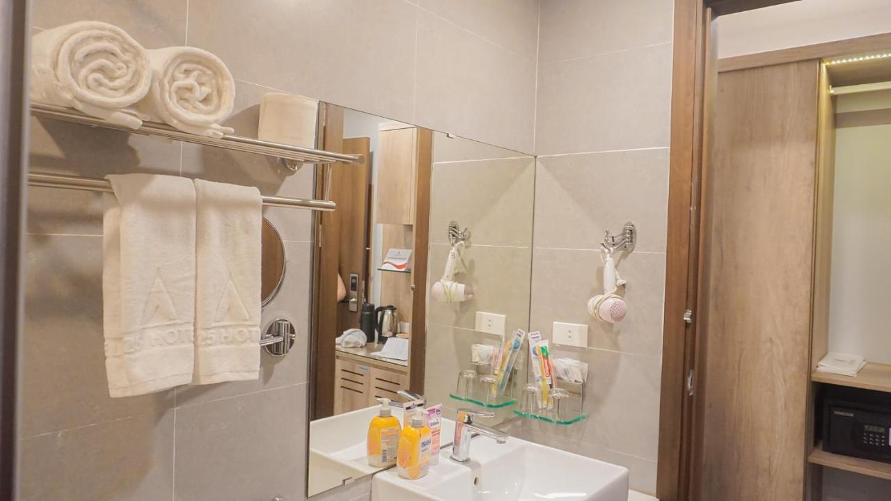 A25 Hotel - Hoang Dao Thuy 1 Hanoi Exterior photo
